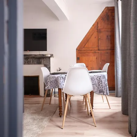 Charming 2-room Apartment, Place De La Bourse شقة *